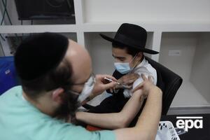 Израиль является одним из лидеров по количеству введенных доз вакцины