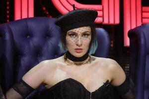 Maruv: Бомба-ракета, девочка-конфета!