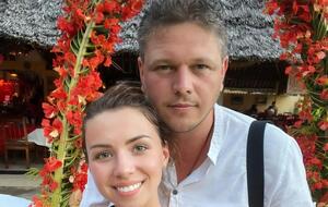 Зінченко познайомилася із Соколюком, коли він допомагав їй розв'язати питання з евакуацією собаки в Україну