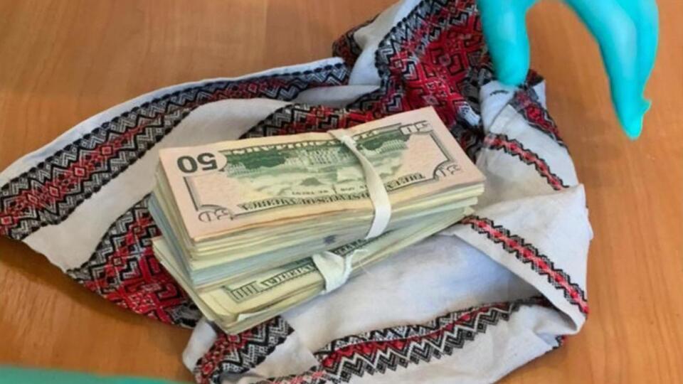 Жителька Прилук віддала шахрайкам $30 тис., €1500 і 20 тис. грн