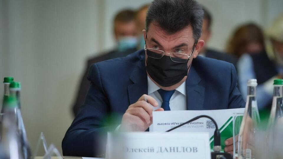 Данилов: Там будут депутаты и многие люди, которые ни разу нигде не работали, а имеют огромный доход