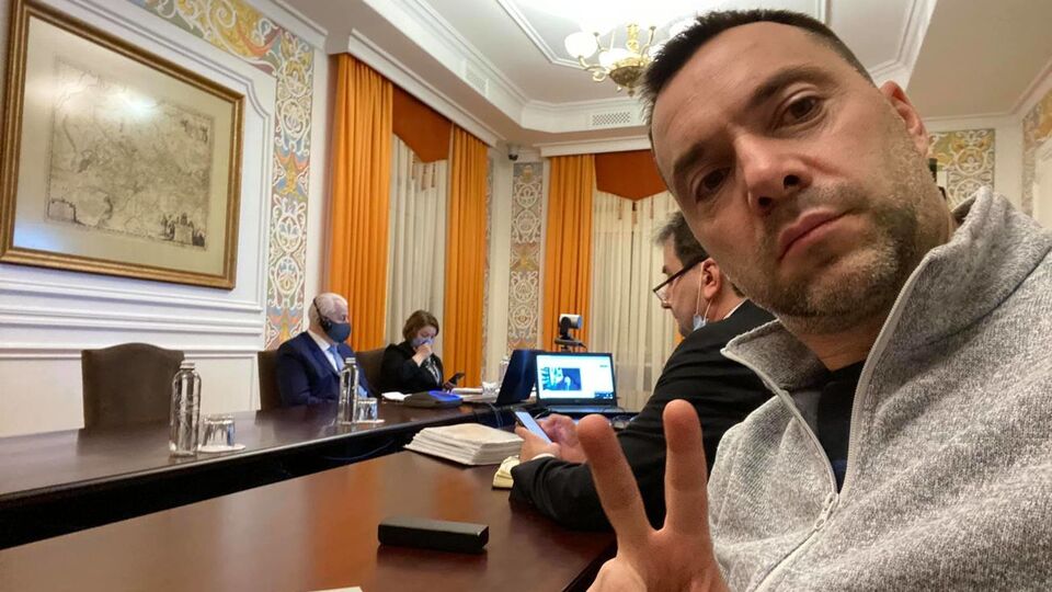 Арестович: Кейс цікавий, і за діями цих політичних невротиків можна вчитися, як не треба робити