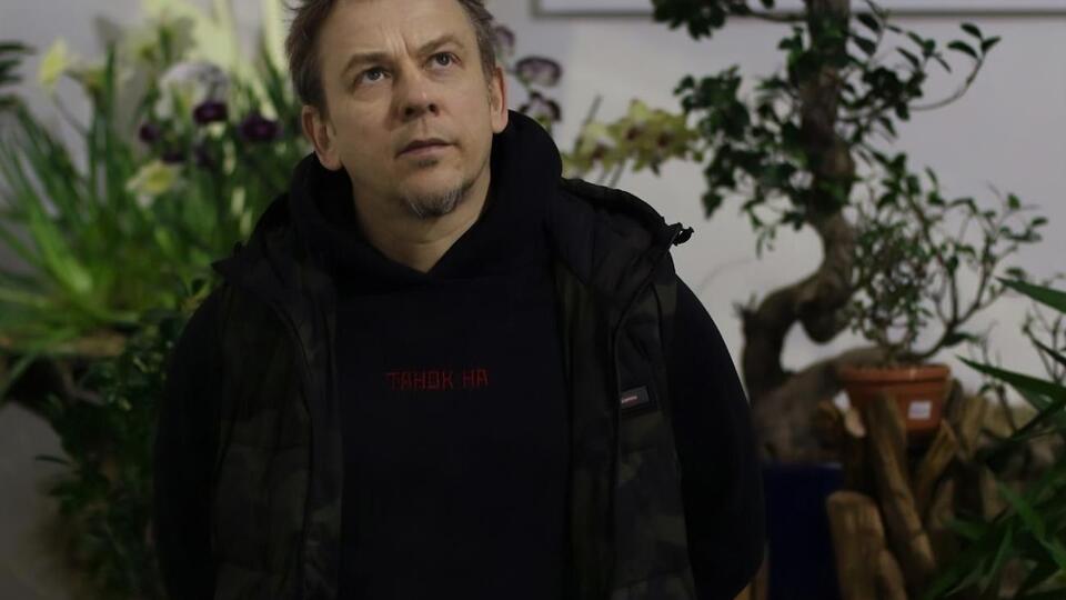 Фоззи: И только злой детектив Саша идет, вглядываясь во встречные коляски