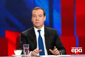 Медведєв вважає втручанням у внутрішні справи іншої держави добір рекомендацій соцмережі