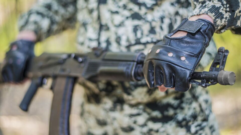 Російські окупанти блокують роботу майже всіх КПВВ на Донбасі