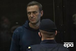 В 2014 году суд приговорил Навального к трем с половиной годам лишения свободы условно