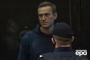 Во время оглашения решения суда Навальный смотрел на супругу