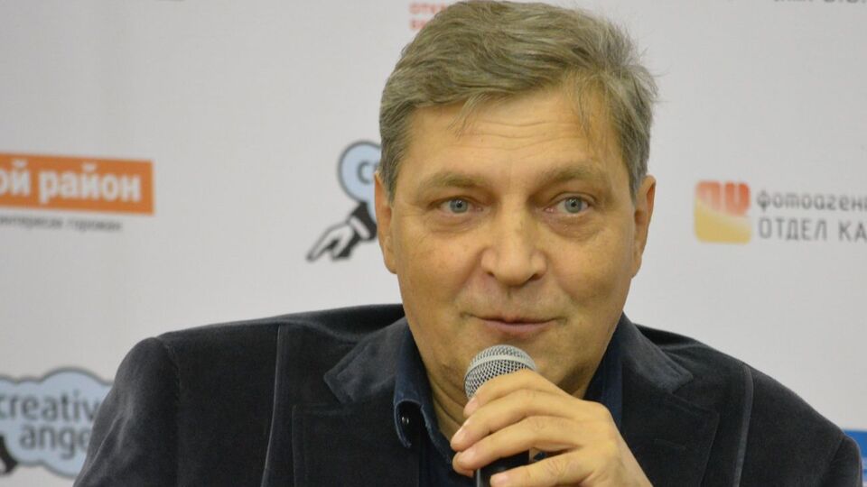 Невзоров (на фото) считает, что вопрос Путину нужно начинать со слов "вот вы просыпаетесь"