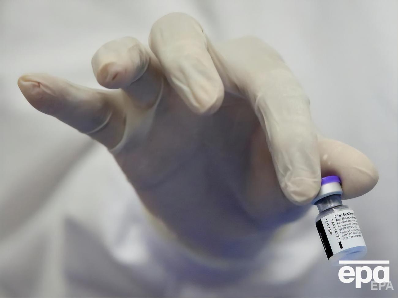 Вакцина від Pfizer і BioNTech стала першою, яку схвалила Всесвітня організація охорони здоров'я