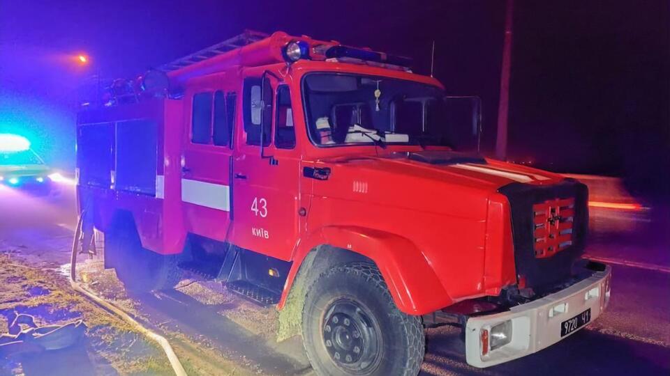 Во время ликвидации пожара спасатели вывели на свежий воздух 50 человек