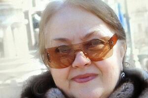 Градова родилась в 1946 году в Москве