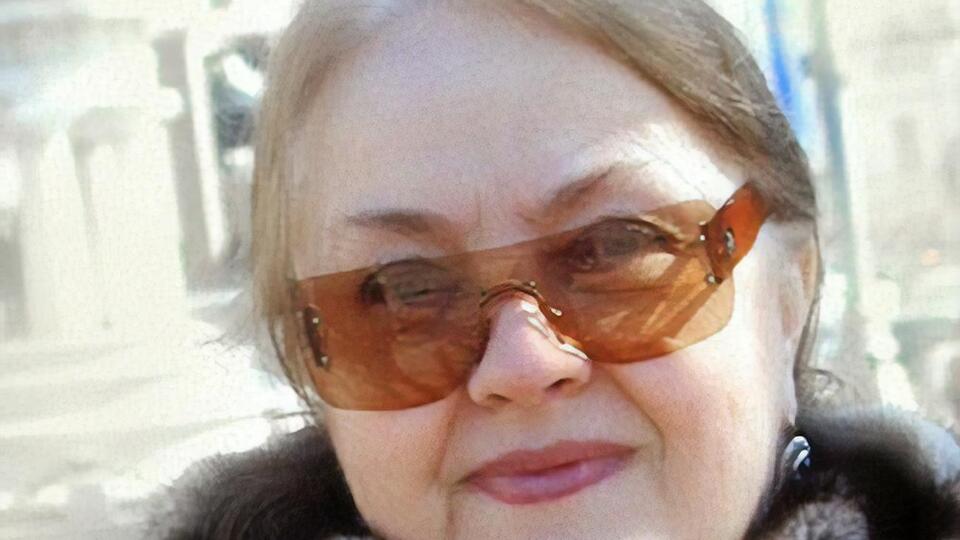 Градова родилась в 1946 году в Москве