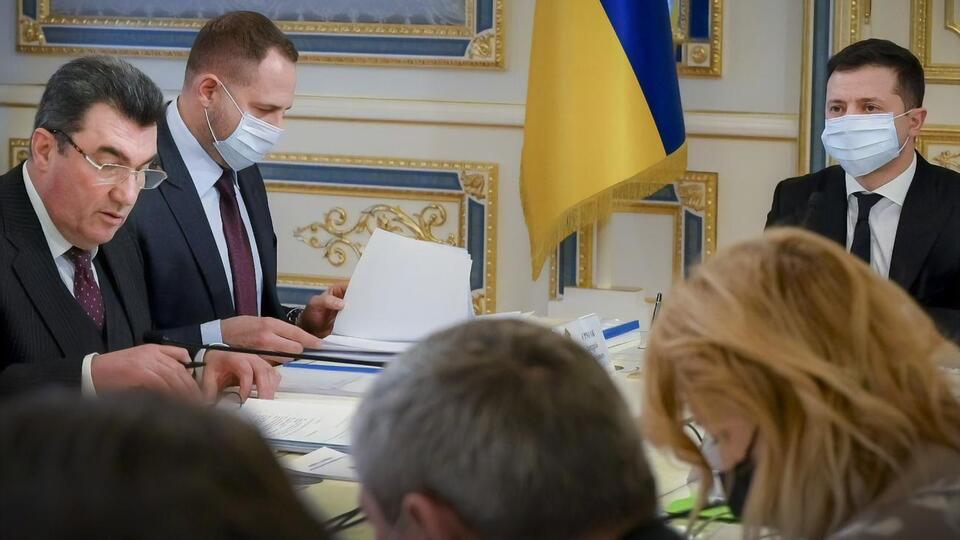 Зеленський зустрівся із Даніловим (крайній ліворуч)