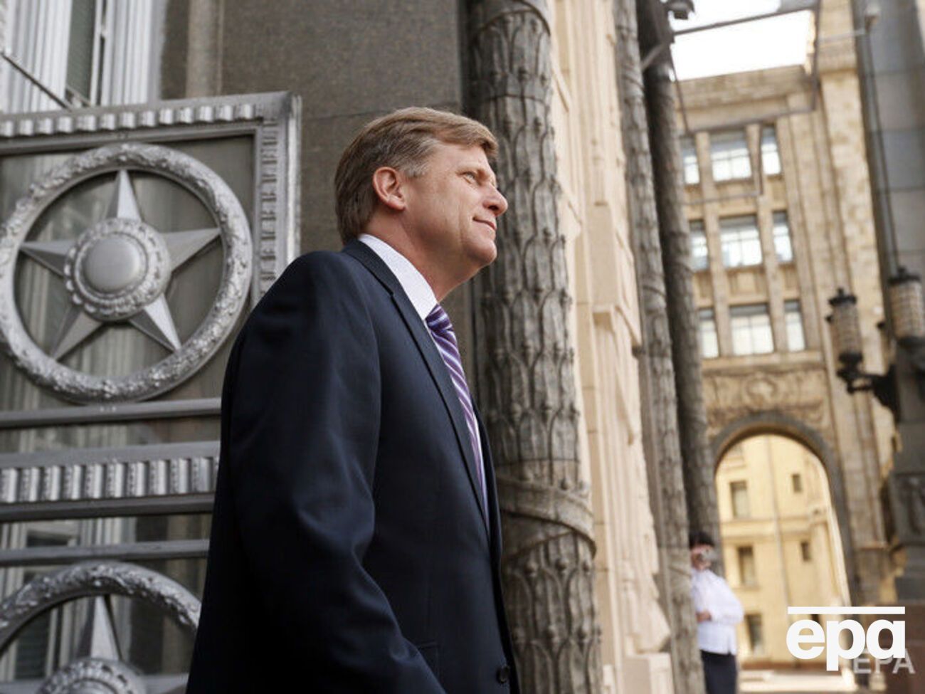 Макфол:&nbsp;В США в последнее время активно дискутируется вопрос о закрытии трех телеканалов в Украине