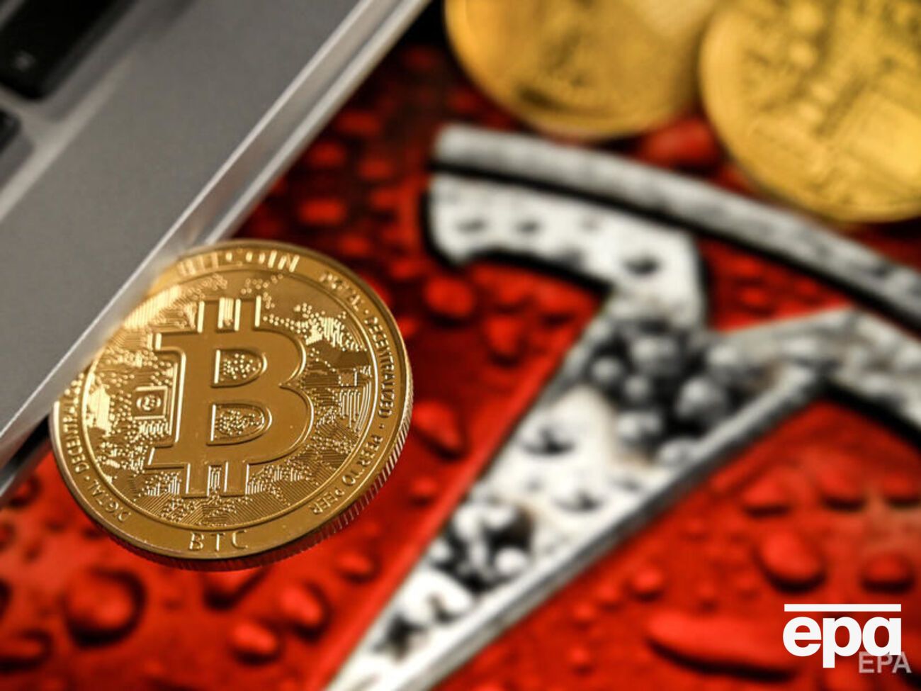 Tesla вклала $1,5 млрд у біткоіни