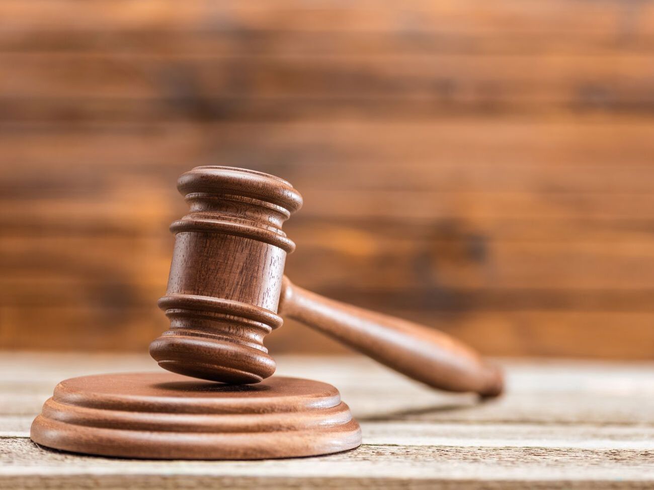 Суд решает вопрос открытия производства по иску