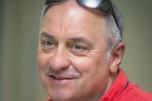 Андрієнко народився в Запоріжжі 1959 року