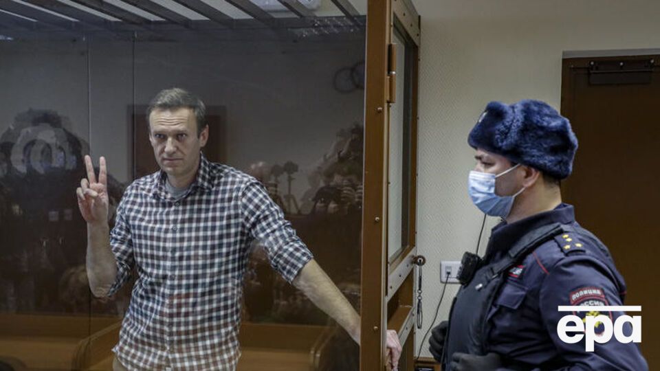 Навальный вернулся в Россию 17 января