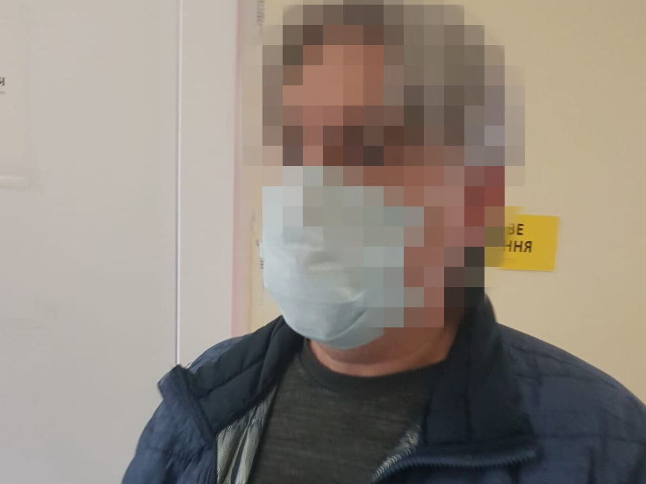 За даними правоохоронців, підозрюваний за своєю ініціативою допомагав російським окупантам