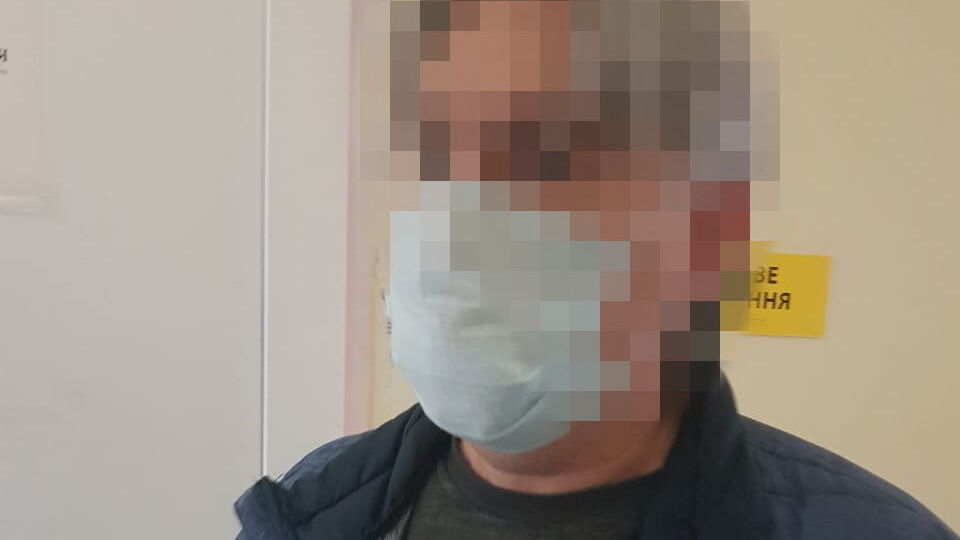 За даними правоохоронців, підозрюваний за своєю ініціативою допомагав російським окупантам