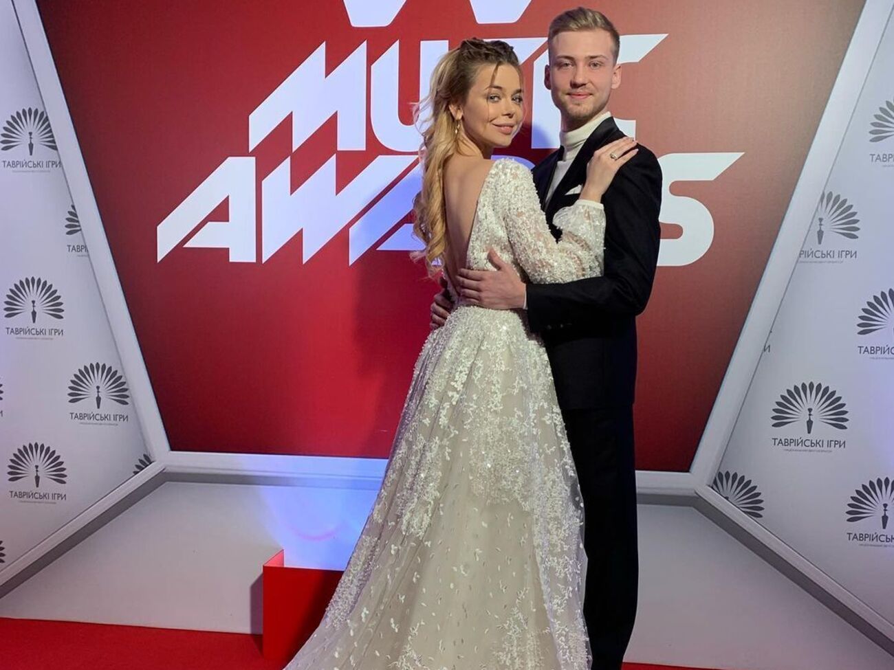 Grosu вийшла заміж за Комкова влітку 2019 року, а восени 2020-го повідомила, що вони розлучилися