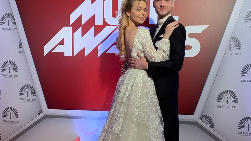 Grosu вийшла заміж за Комкова влітку 2019 року, а восени 2020-го повідомила, що вони розлучилися