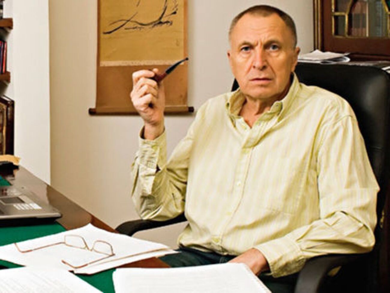 Смринов: Я пришел во ВГИК комсомольцем. Я был такой "пионерский чиновник". Но ВГИК очень сильно помог мне стать другим