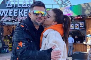 Налдчаджиоглу вместе с избранницей отдыхает в горах