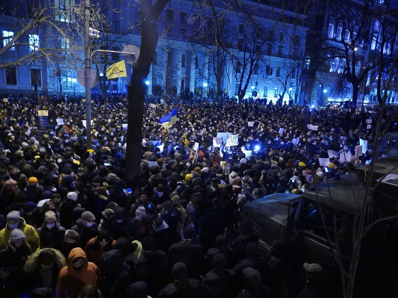 На акцию в поддержку Стерненко в Киеве, по данным СМИ, пришли тысячи людей