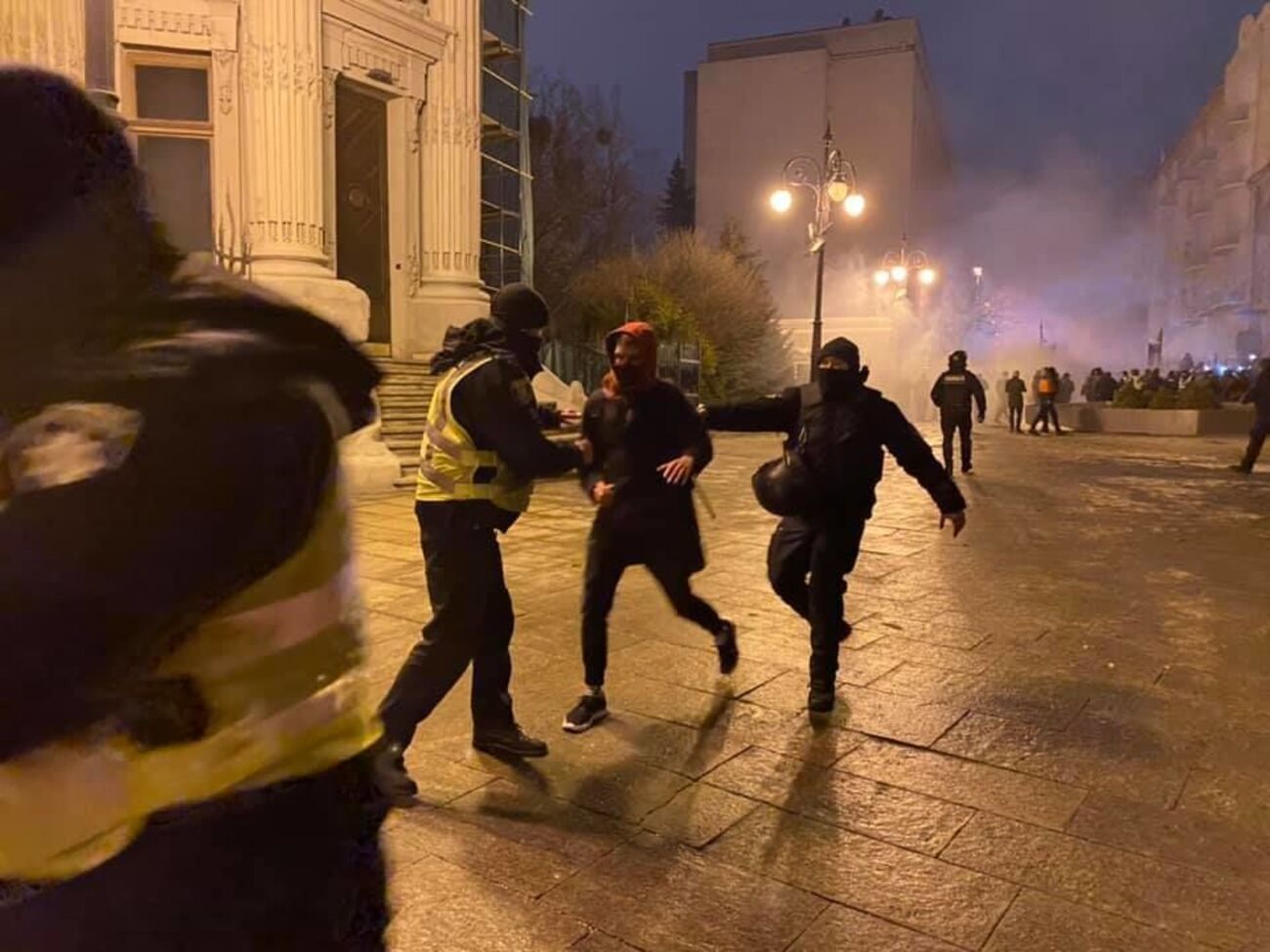 Полиция задержала 17 участников акции в поддержку Стерненко