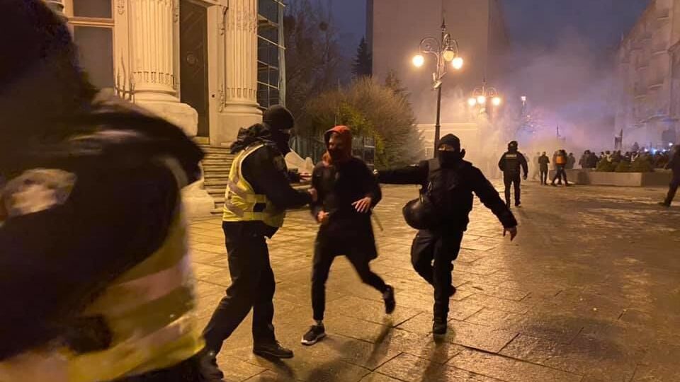 Полиция задержала 17 участников акции в поддержку Стерненко