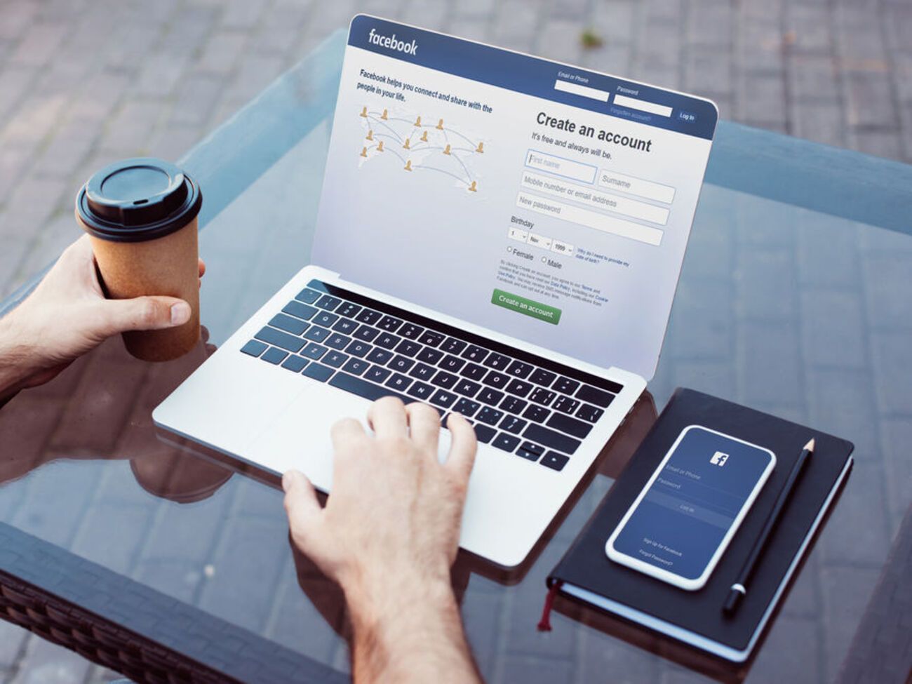 Facebook &ndash; найбільша соціальна мережа у світі, нараховує понад 3 млрд активних користувачів