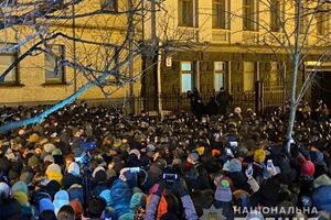 Во время стычек полицейские задержали 17 человек
