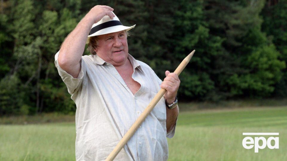 Актриса, пожелавшая не называть свое имя, заявила, что в августе 2018 года была изнасилована Депардье