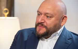 Михаил Добкин: Обращаюсь к городским депутатам. Вы внимательно изучите документы, хорошо все взвесьте, подумайте о тех, кто там работает, и не дайте завести себя в обман