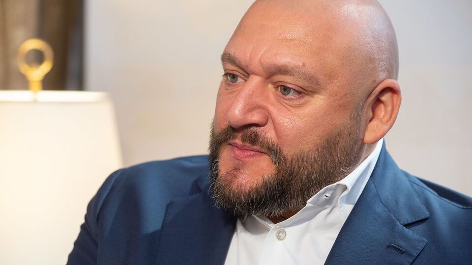 Михаил Добкин: Обращаюсь к городским депутатам. Вы внимательно изучите документы, хорошо все взвесьте, подумайте о тех, кто там работает, и не дайте завести себя в обман