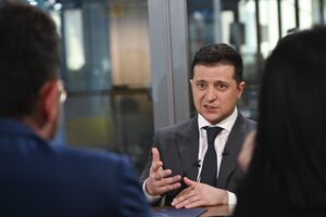 Зеленському радше не довіряє або зовсім не довіряє 54% українців