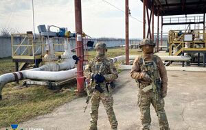 По данным СМИ, "Прикарпатзахідтранс" связана с Медведчуком