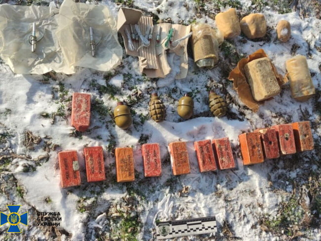 Следователи ищут тех, кто организовал тайник