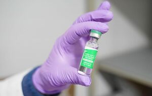 Вакцинацию от коронавируса начали в пяти областях Украины