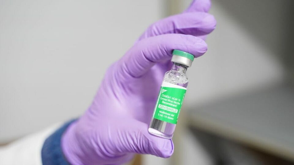 Вакцинацию от коронавируса начали в пяти областях Украины