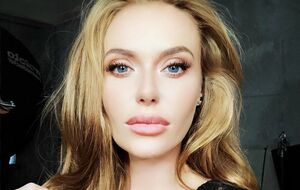 Каминская: Девочки, а вы берете трубку, когда бывшие звонят вам среди ночи?