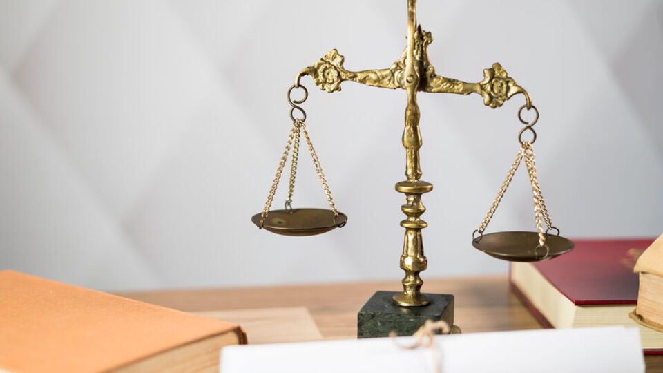 Постанова суду підлягає негайному виконанню