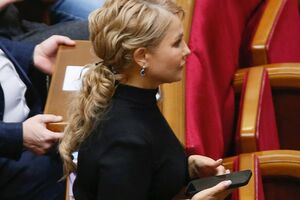 На сторінку Тимошенко в Instagram підписано 135 тис. фоловерів, а за її сторінкою у Facebook стежить 2,3 млн осіб