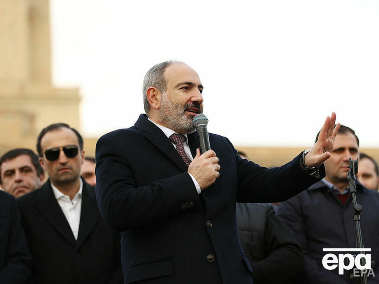 Пашинян 24 лютого покликав своїх прихильників на площу Республіки в Єревані