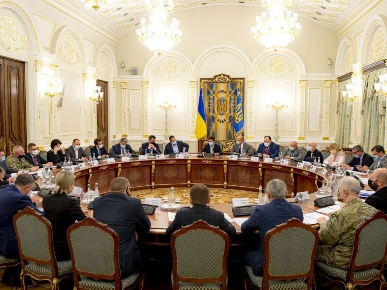 В конце января 2020 года Зеленский увеличивал аппарат СНБО до 190 человек