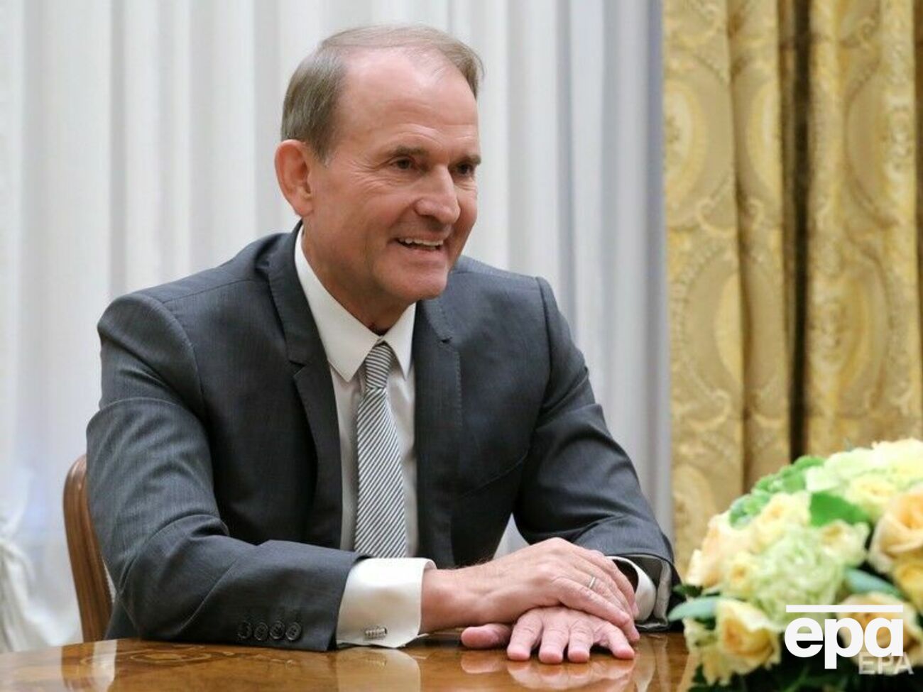 25 лютого ЗМІ опублікували аудіозапис розмови двох людей із голосами, схожими на голоси Медведчука (на фото) та Суркова