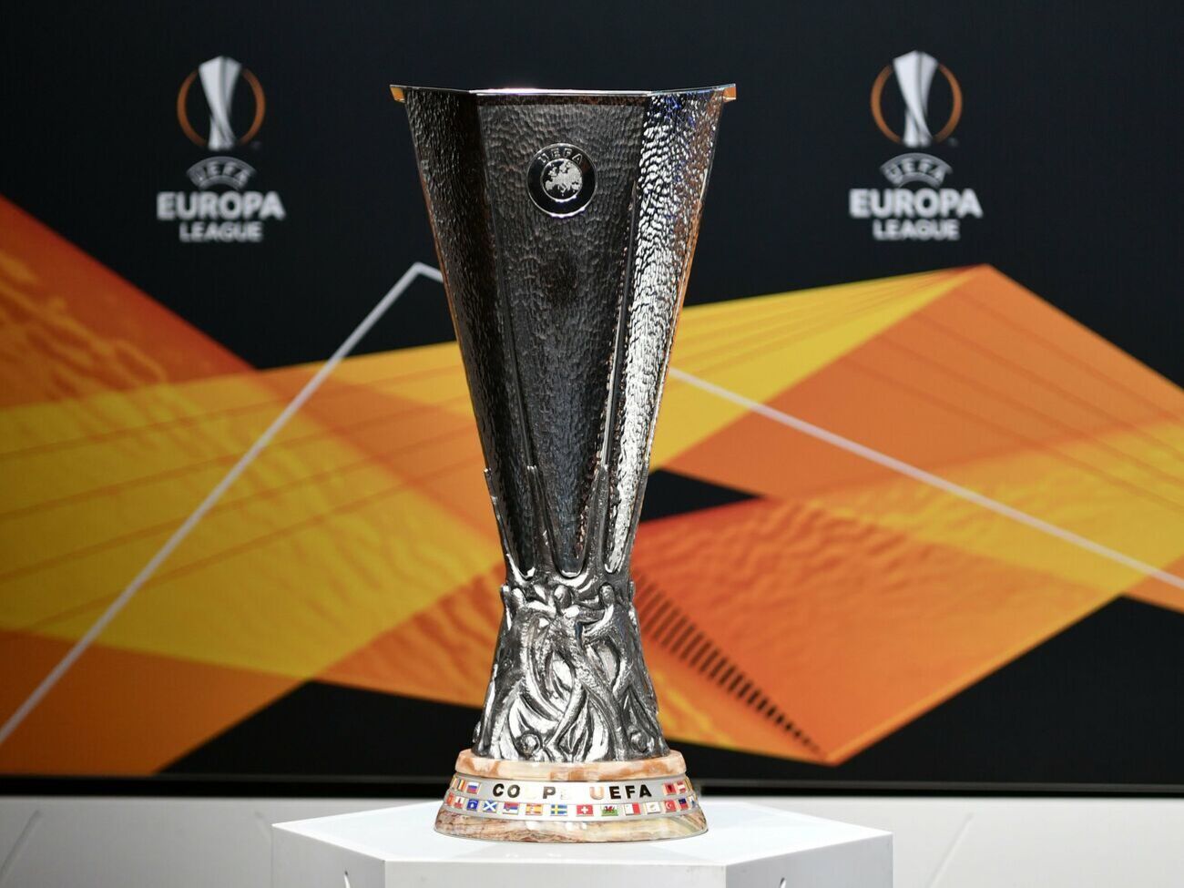 "Динамо" перший матч 1/8 фіналу Ліги Європи зіграє в Києві, "Шахтар" &ndash; у Римі