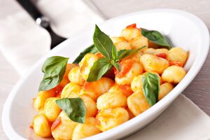 Клопотенко: Можете налепить много таких клецек, заморозить, а потом доставать и варить