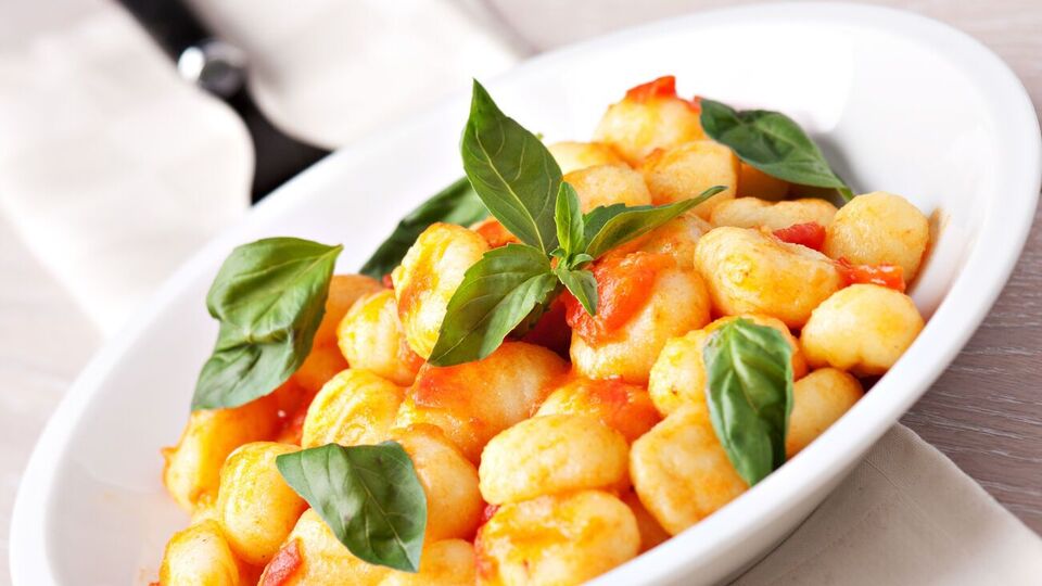 Клопотенко: Можете налепить много таких клецек, заморозить, а потом доставать и варить